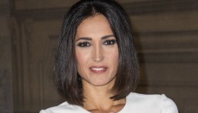 Caterina Balivo rimproverata dalla suocera, rimedia in minigonna a Vieni da Me