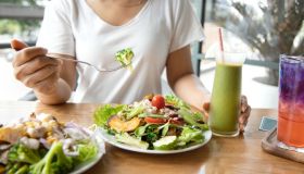 Dieta della longevità: cosa mangiare per vivere di più e bene