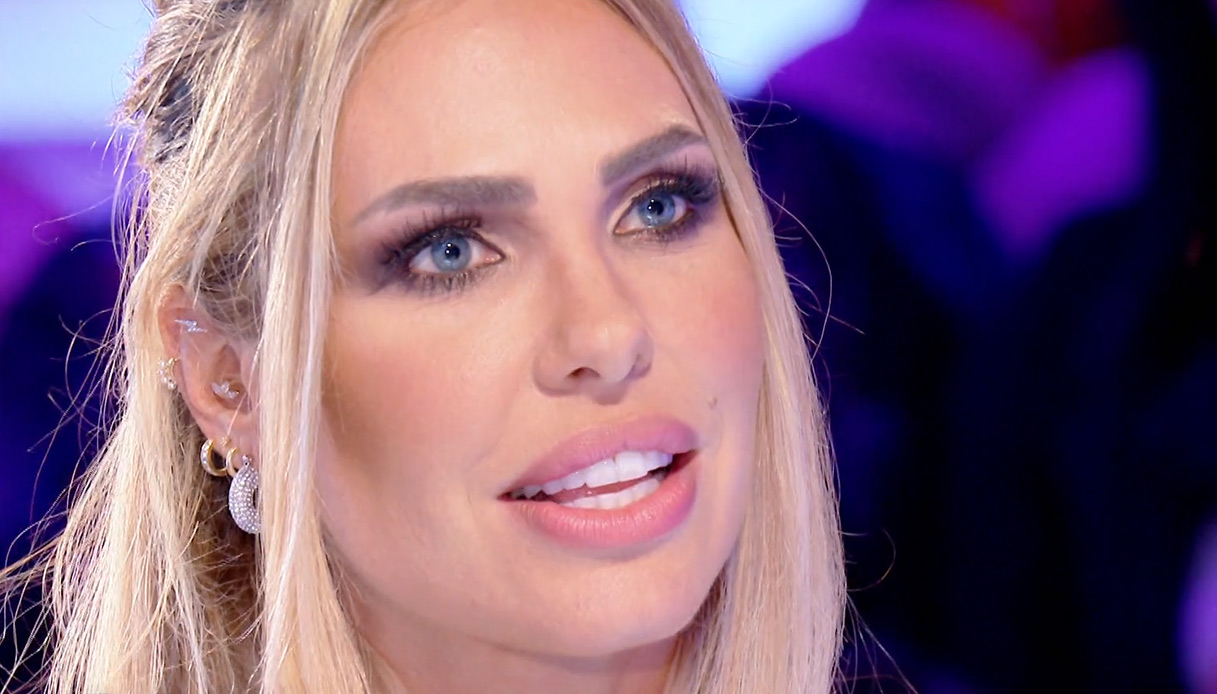 Verissimo, Ilary Blasi fa una gaffe su Belen e si confessa su Totti