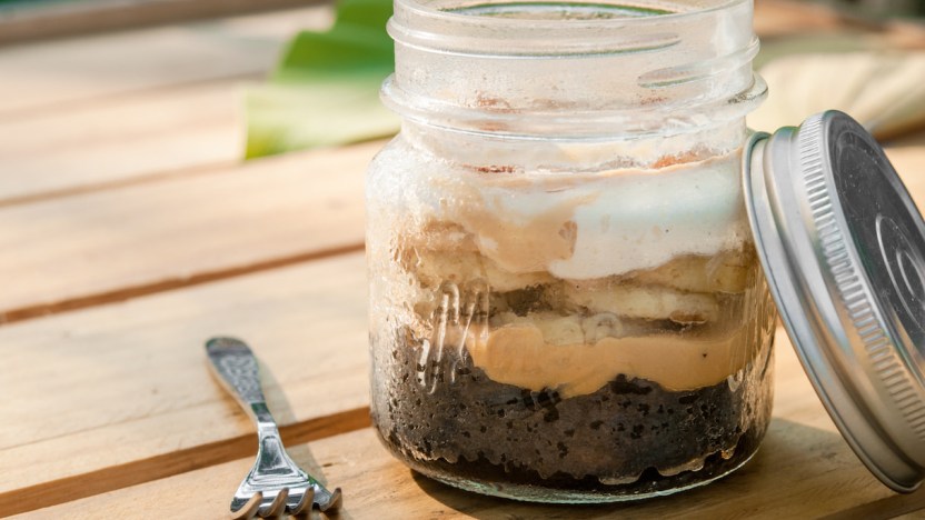 Torta in barattolo, il dolce che si serve anche 6 mesi dopo averlo cucinato