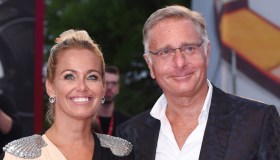 Bonolis alle nozze del figlio Stefano con Sonia Bruganelli: sorrisi e felicità