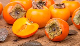 Cachi, i frutti autunnali che ti regalano una sferzata di energia