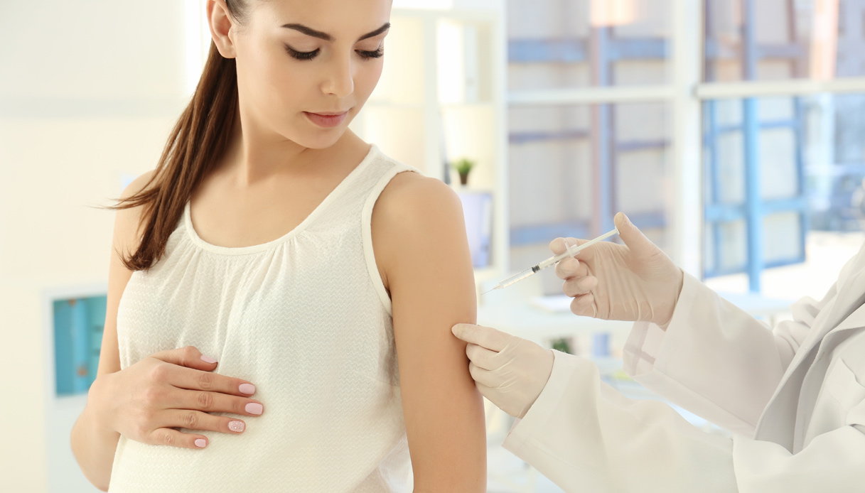 Influenza ma non solo: quali vaccini per le donne in gravidanza