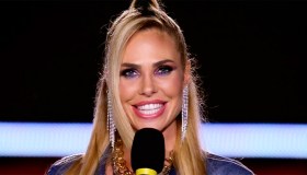Eurogames, Ilary Blasi conquista con il look total denim