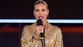 Eurogames, Ilary Blasi splende e conquista tutti