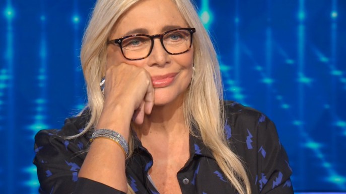 Domenica In, ancora tante emozioni per Mara. E scappa un bacio in diretta