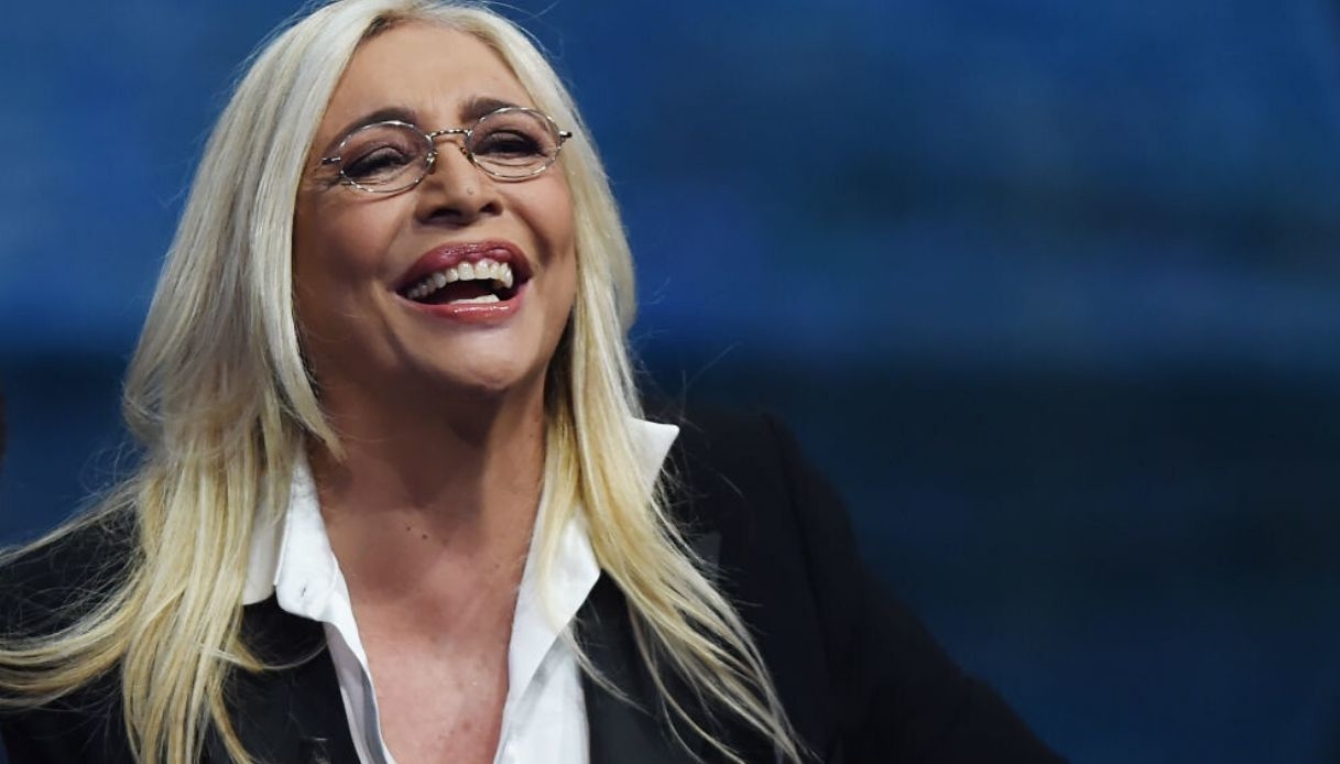 Mara Venier fa anche la stilista. Mai stata così felice