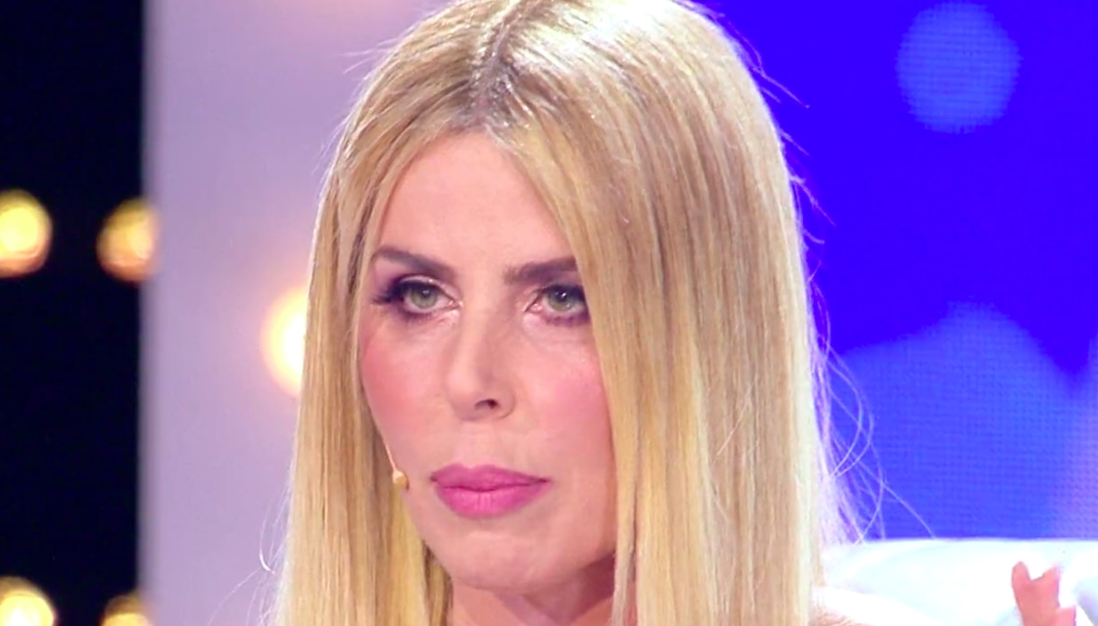 Live – Non è la D’Urso: Loredana Lecciso lancia un appello a Romina Power