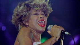 Tina Turner: 80 anni per la regina del rock, rinata dopo la violenza