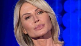 Caterina Balivo, Nathaly Caldonazzo si sfoga a Vieni da Me. E risponde alle polemiche su Troisi