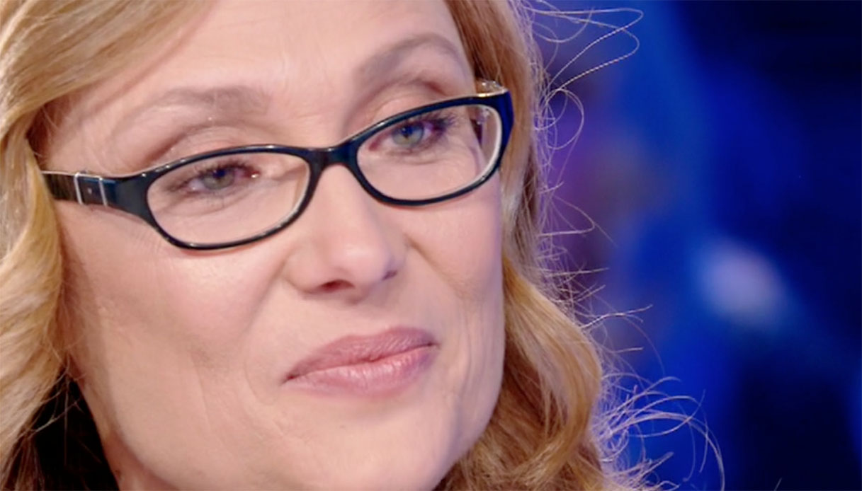 Verissimo, Nicoletta Mantovani parla di Pavarotti e della malattia. La Toffanin si commuove