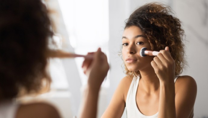 Brufoli, come applicare il makeup giusto