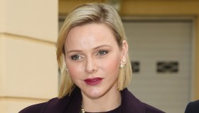 Charlene di Monaco stravolge il suo look, e questa volta non convince