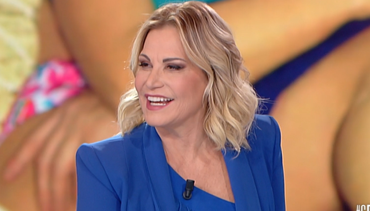 Simona Ventura si confessa, dall’Isola a Giovanni Terzi. E su Instagram riunione di famiglia