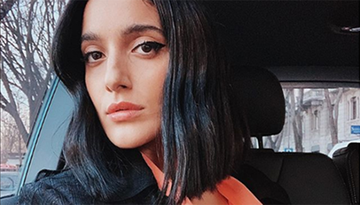 Levante taglia i lunghissimi capelli: fan disperati