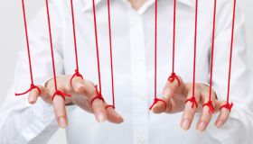 Dietro l’altruismo eccessivo può nascondersi un terribile segreto