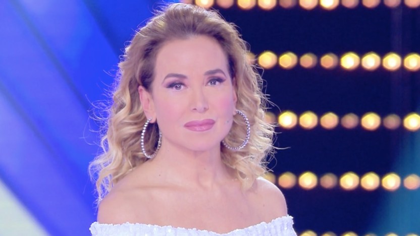 Live, Sgarbi non chiede scusa alla D’Urso: la sua reazione