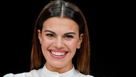 Bianca Guaccero si rilassa in barca in attesa del ritorno in tv. Ed è stupenda