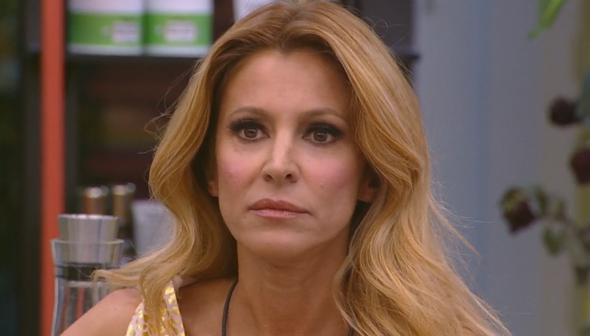 GF Vip, Adriana Volpe lascia ufficialmente la casa e saluta i concorrenti