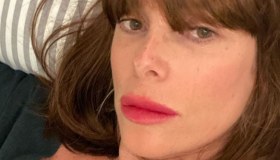 Alessia Marcuzzi cambia look: caschetto castano e frangetta su Instagram