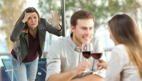 Essere tradite con l’ex fidanzata: perché succede?