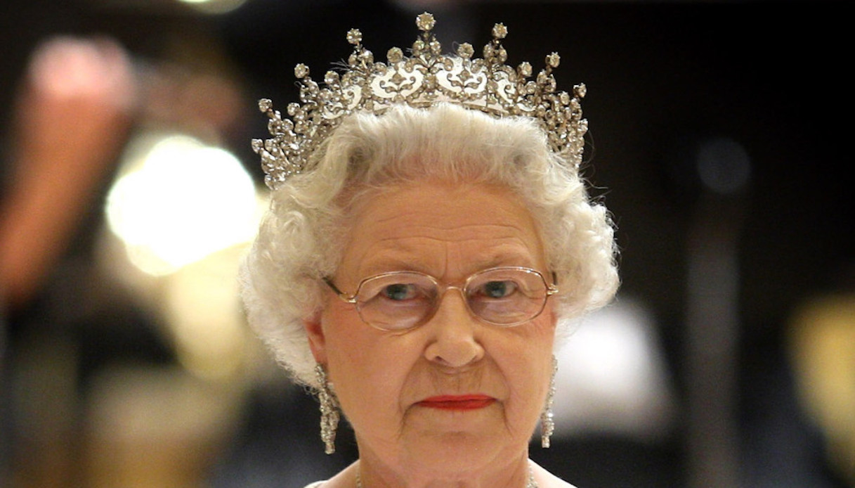 Harry criticato per aver oscurato il messaggio della Regina