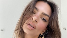 Emily Ratajkowski, il balletto che seduce il marito (e non solo)