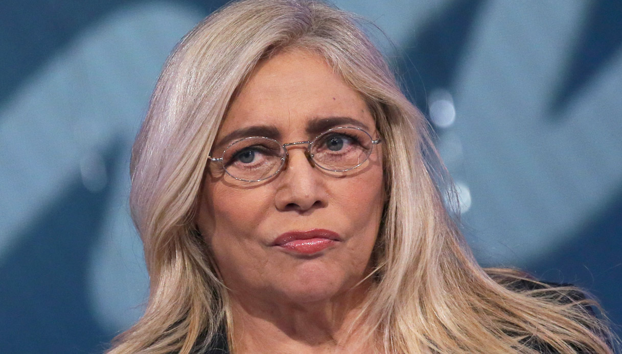 Mara Venier mostra il nuovo taglio di capelli su Instagram ma il risultato non è quello sperato