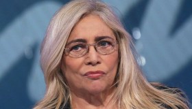 Mara Venier mostra il nuovo taglio di capelli su Instagram ma il risultato non è quello sperato