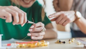 Come costruire orecchini fai da te