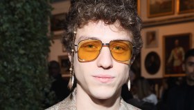 Chi è Irama, vincitore di Amici Speciali: fidanzata, ex amori, carriera e canzoni