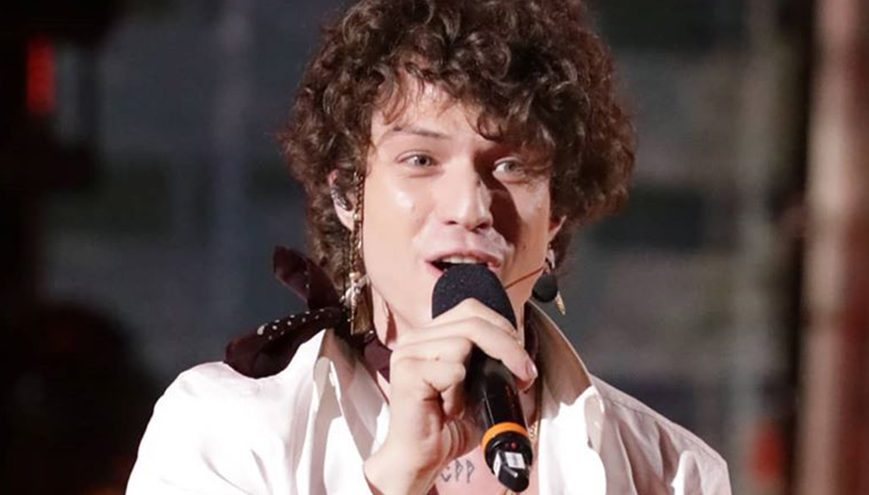 Amici Speciali, la finale: la De Filippi colleziona un altro successo e incorona Irama come vincitore