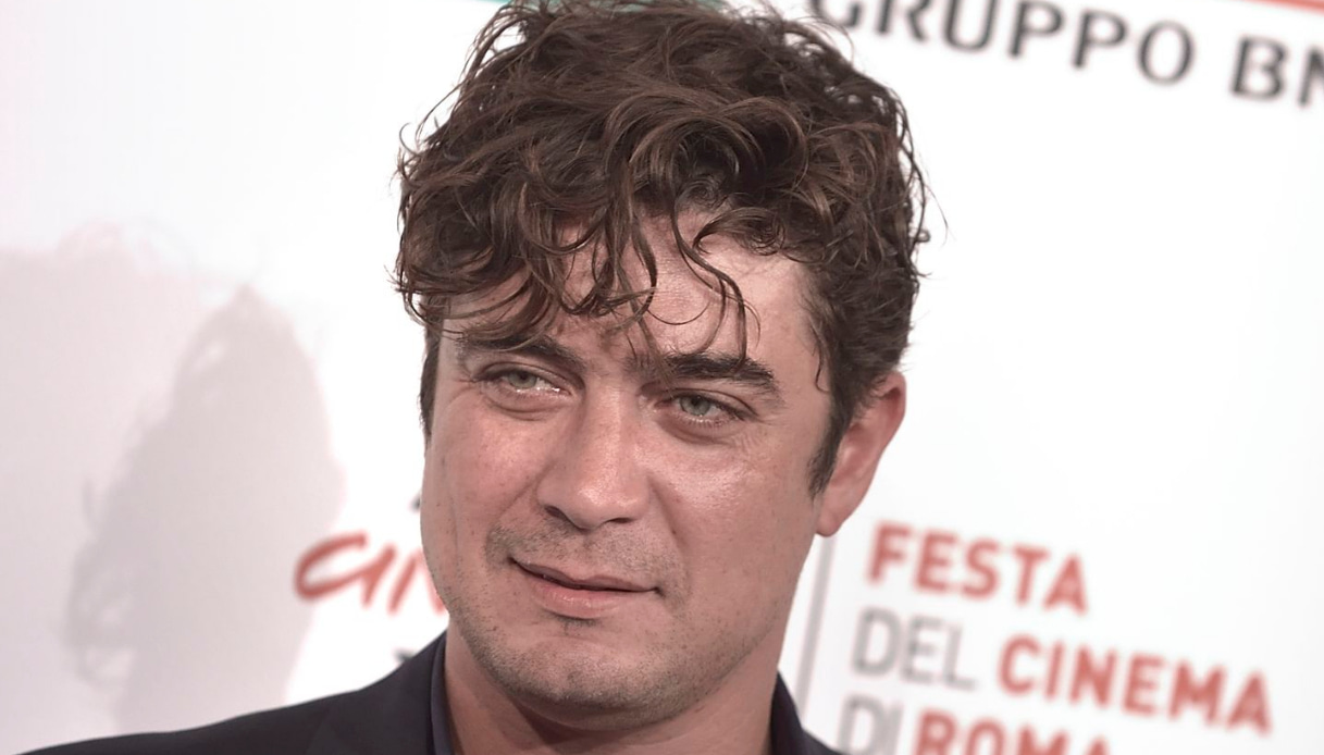 Riccardo Scamarcio diventerà padre: la compagna Angharad Wood è incinta