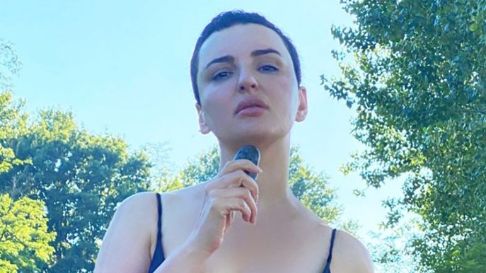 Arisa bellissima su Instagram, prova costume superata