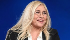 Mara Venier, su Instagram il video a tradimento a Nicola Carraro. E lui condivide la foto in spiaggia