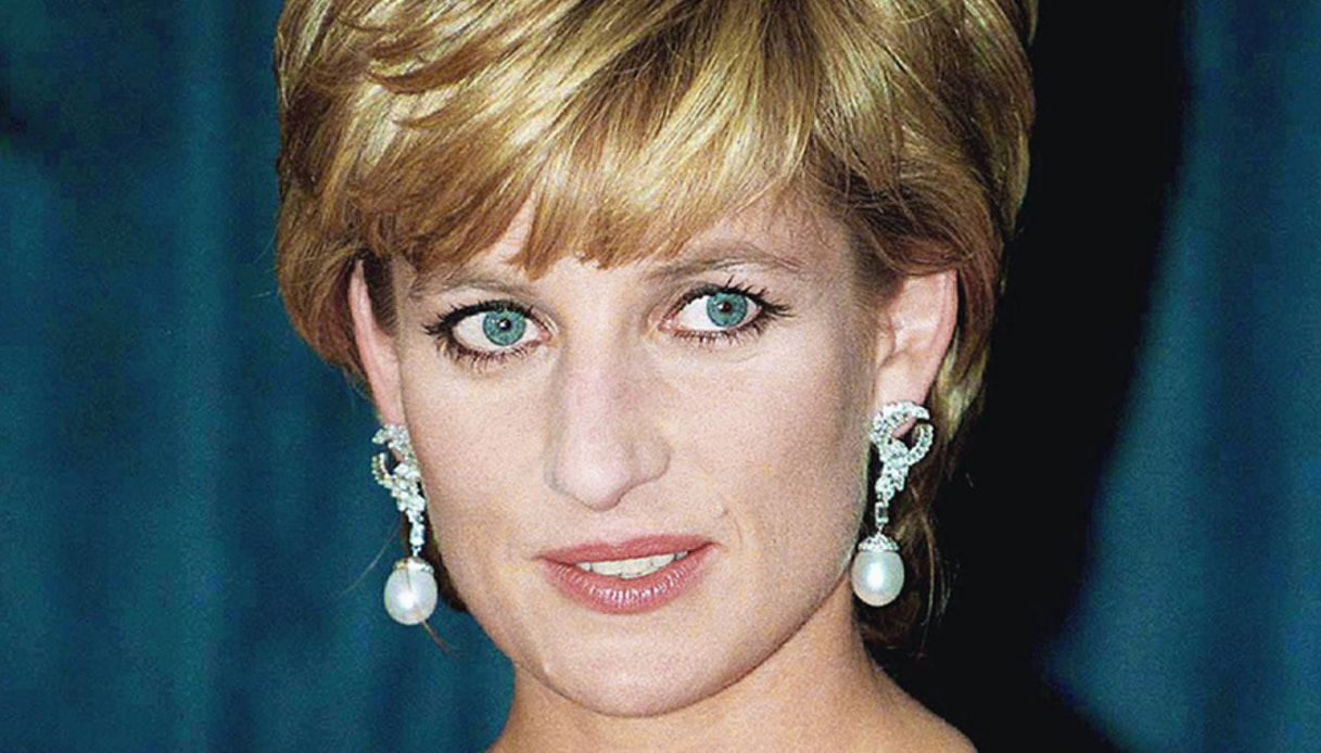 Lady Diana, l’anello segreto e la rivelazione del gioielliere su Dodi