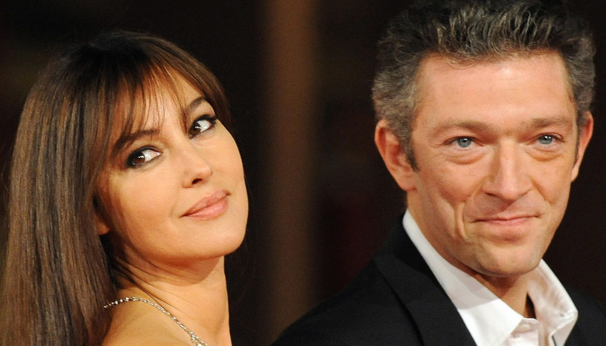 Monica Bellucci e Vincent Cassel sorridono insieme per la figlia Deva