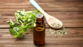Olio di origano, l’antimicrobico naturale che stavi cercando
