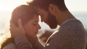 Resta con chi ti dà risposte e sicurezze. Fuggi da chi ti crea problemi e timori