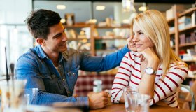 Queste sono le carezze del tuo lui che ti confermano che ti ama