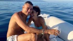 Elodie sorride con Marracash: il selfie su Instagram con il look al naturale