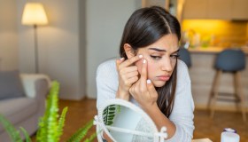 Acne: 7 errori da non commettere per una pelle più sana e bella