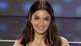 Elettra Lamborghini, splende alla festa per l’addio al nubilato e conferma la data delle nozze