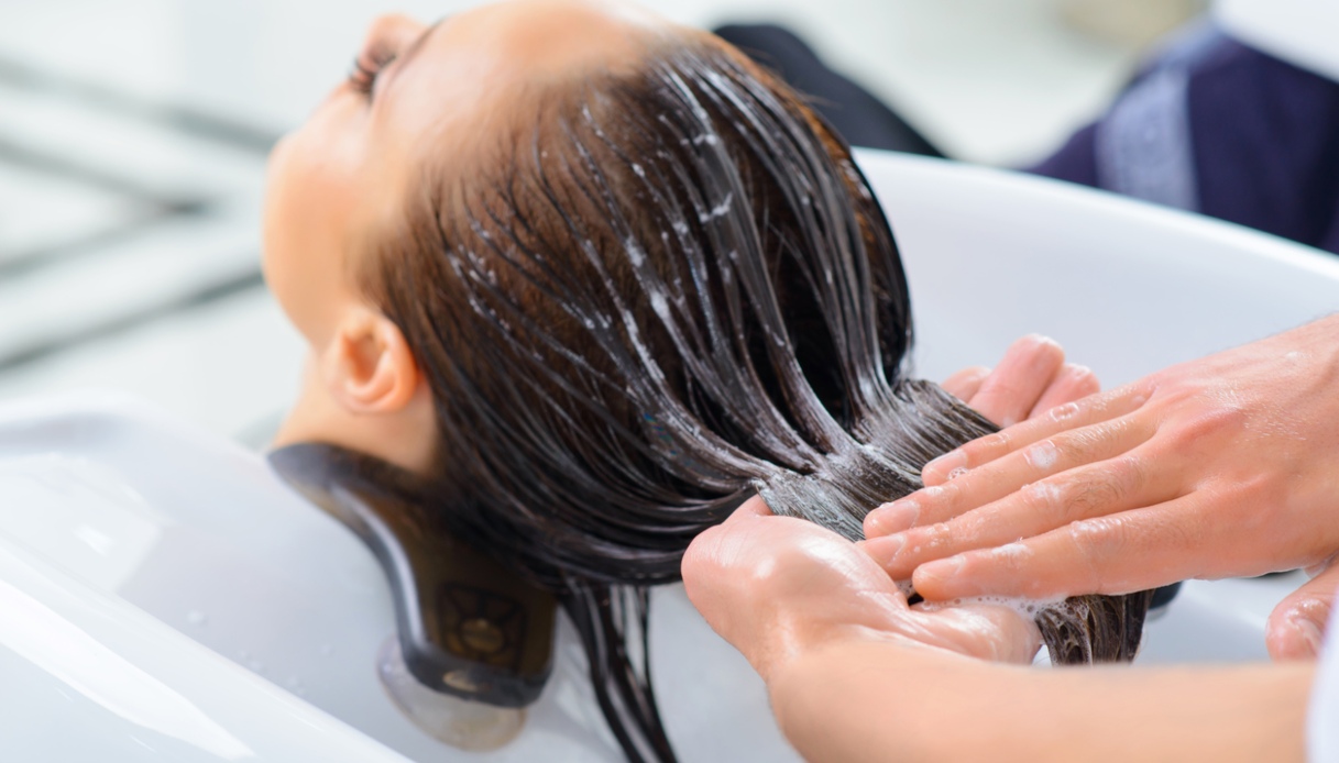 Trattamenti per capelli, le maschere alleate della chioma
