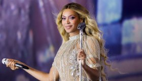 Tutto sulla tecnica del face framing per schiarire i capelli