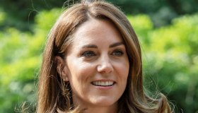 Kate Middleton, il significato segreto dell’abito blu da 1.350 euro