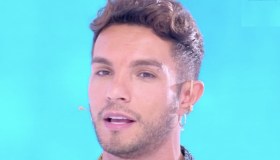 Marco Carta si commuove dalla D’Urso dopo l’assoluzione