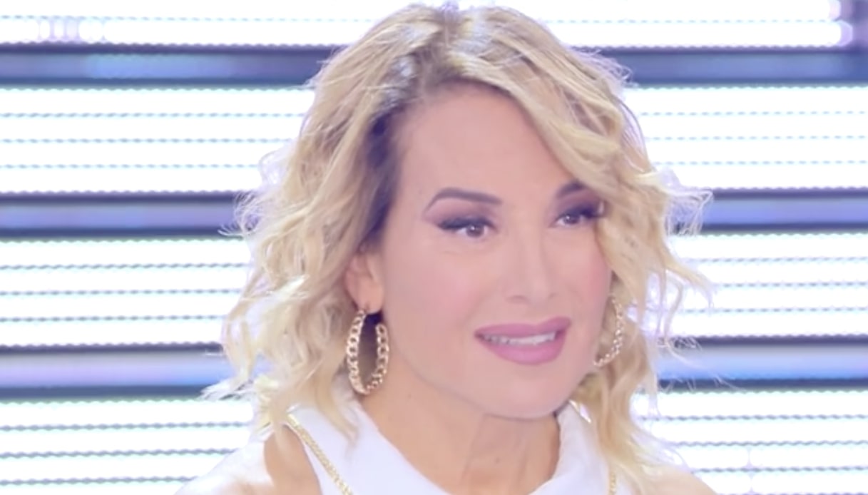 Domenica Live, Simone Sabani ricorda papà Gigi e la D’Urso si emoziona