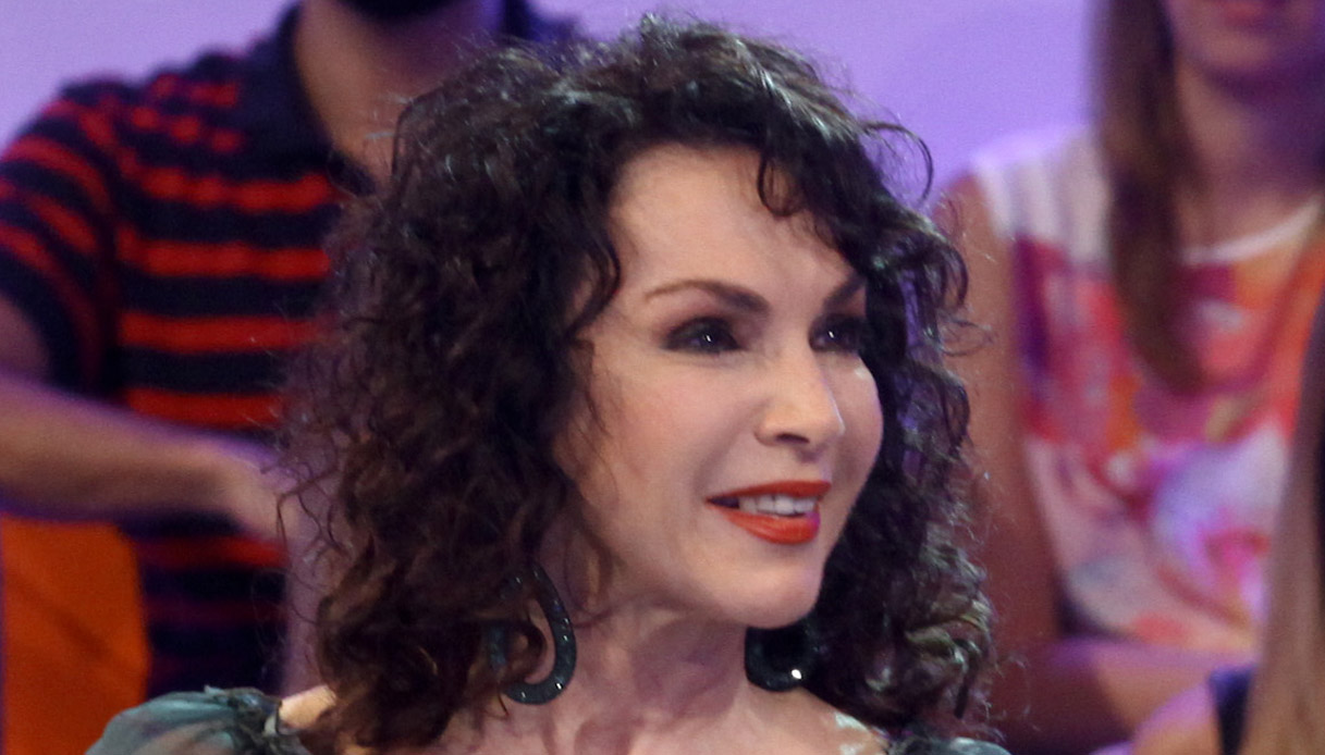 Storie Italiane, Dora Moroni commuove col suo dramma