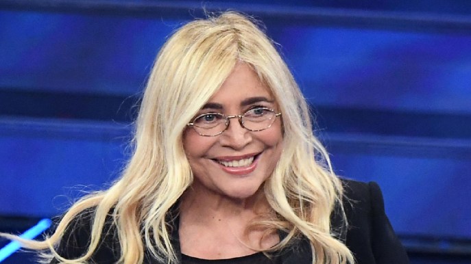 Domenica In, Mara Venier balla con Gabbani. E fa un regalo a Marco Bocci